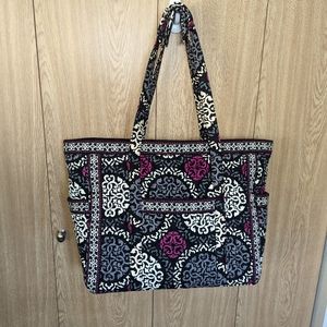 Vera Bradley Extra Large Tote!